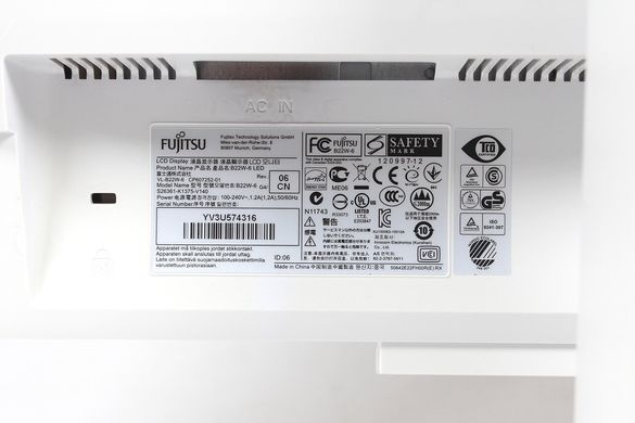 Монитор  Fujitsu B22W-6 / 22" / 1680x1050 / 16:10 / Жовтуватий пластик !!! (к.3864)