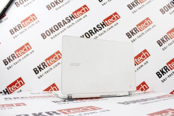 Ноутбук Acer Aspire V3-371 / 13.3"/  Intel Core i3-5005U / DDR3-4GB / SSD-120GB (к.00117619)